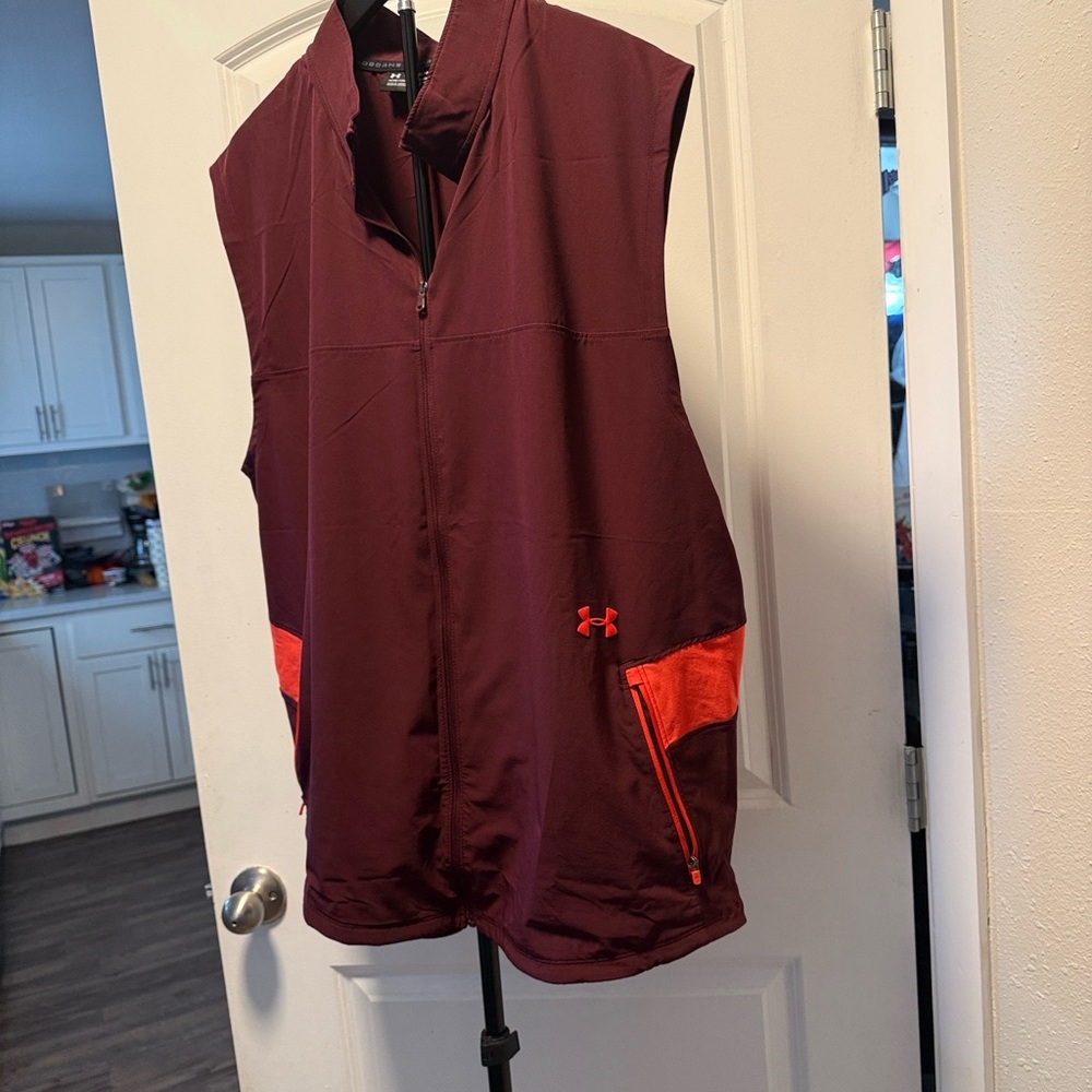 Under Armour Men's Maroon and Orange Vest - Picture 3 of 6